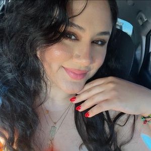 Meet your Posher, Magda